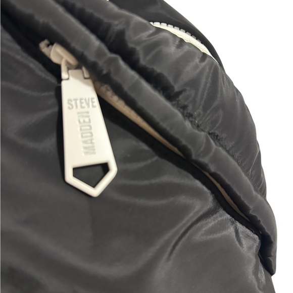 Steve Madden Black and White Backpack Asymmetrical Zip Pocket Medium Size - Picture 6 of 8